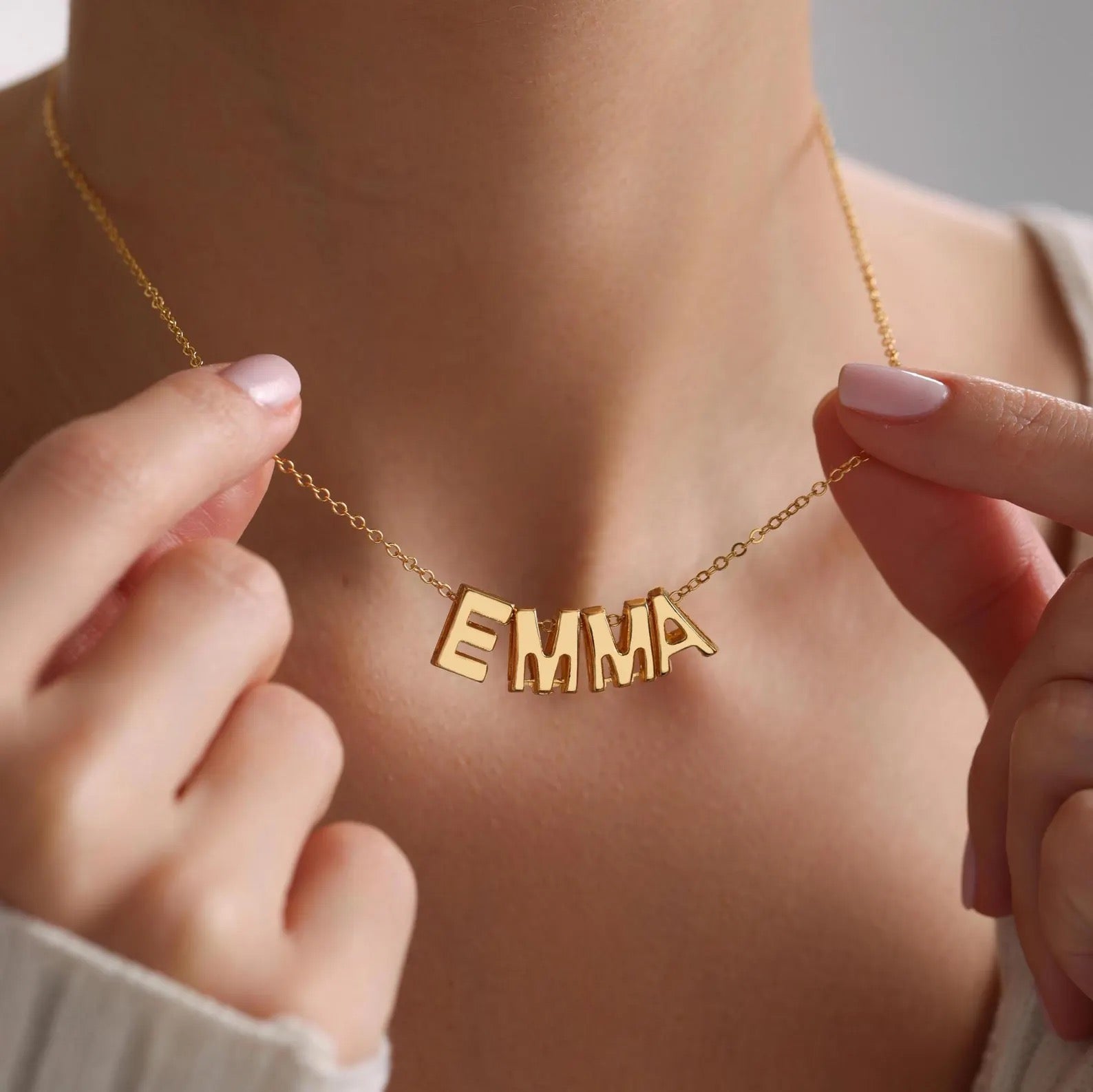 Glow Bold Classic Name Necklace