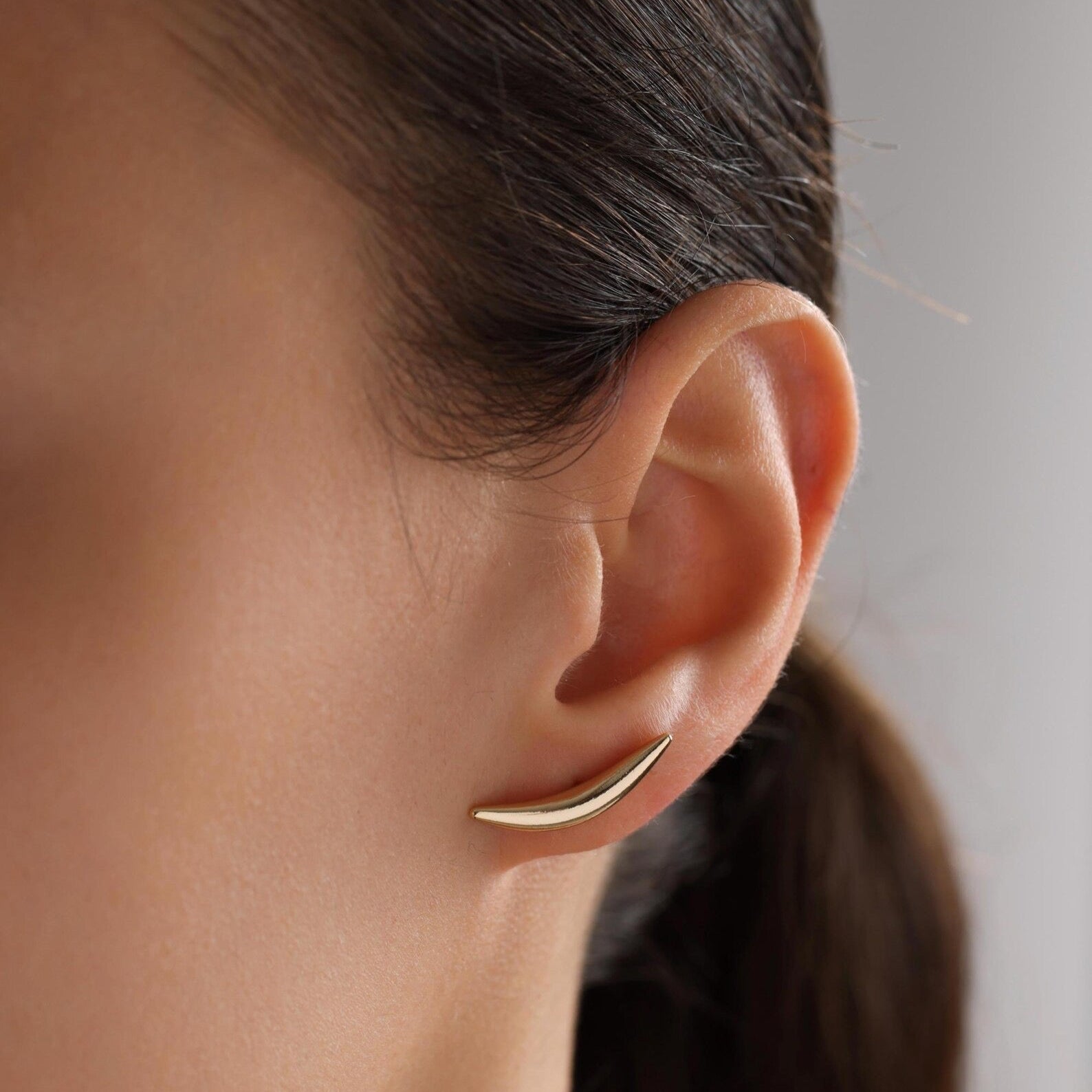 Curved Bar Stud Earrings