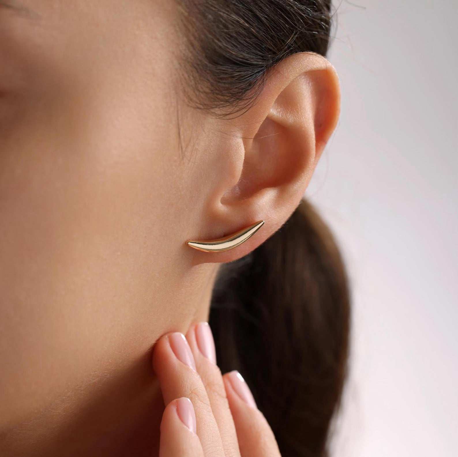 Curved Bar Stud Earrings