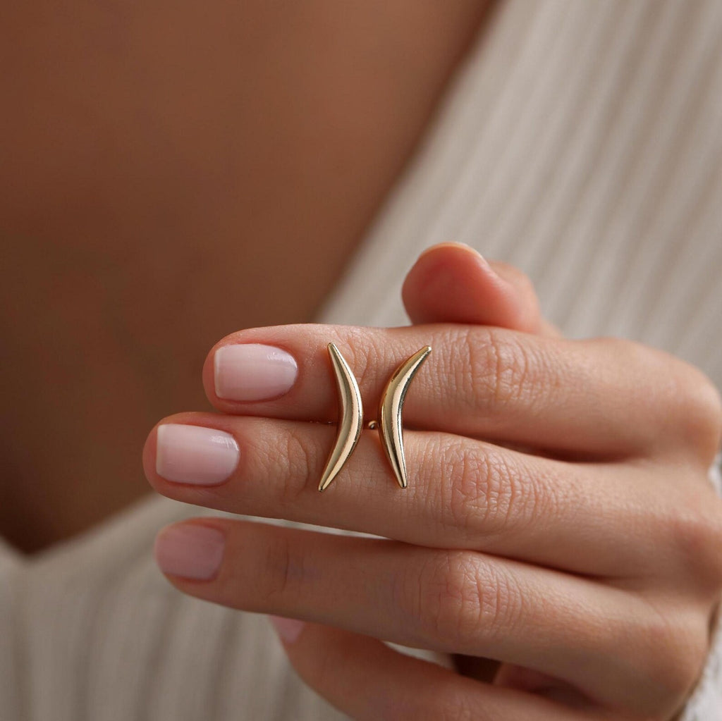 Curved Bar Stud Earrings