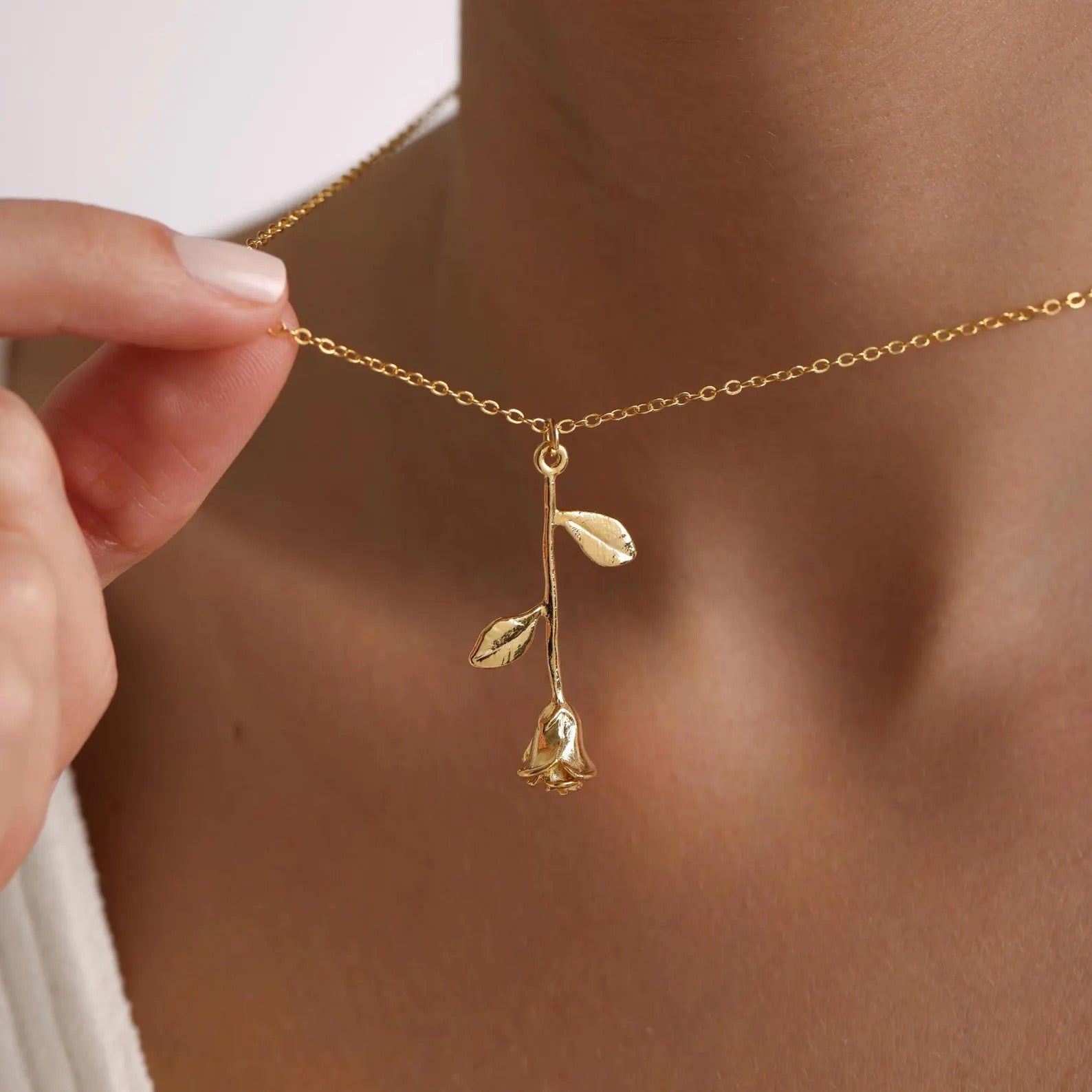 Rose Flower Pendant Necklace
