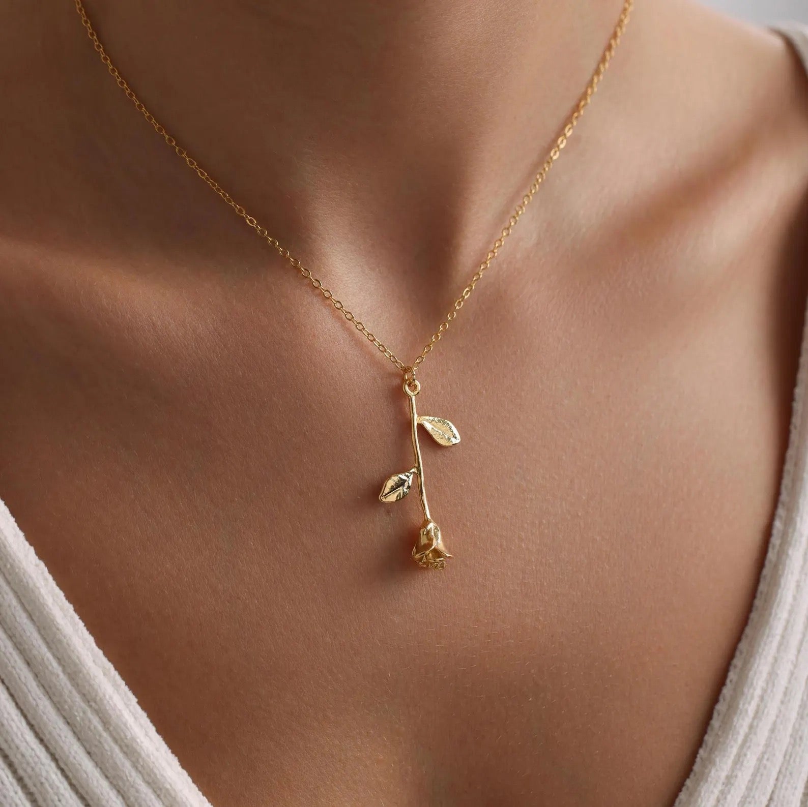 Rose Flower Pendant Necklace